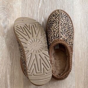 UGG Women's Leopard Print Slippers